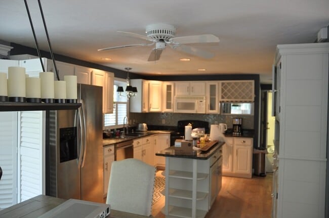 Building Photo - 6 Country Club Ln