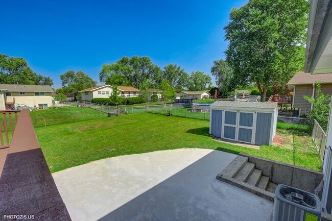 Building Photo - 728 Boxwood Dr