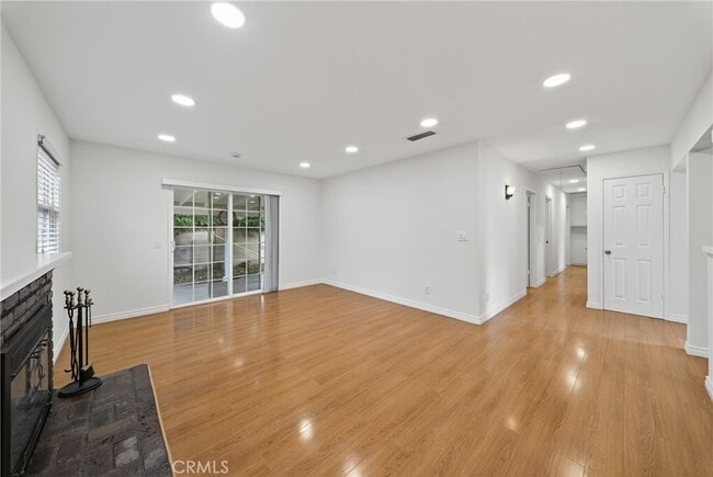 Building Photo - 4201 Franklin Ave