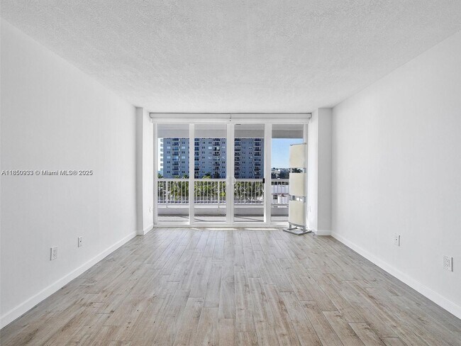 Building Photo - 9341 Collins Ave