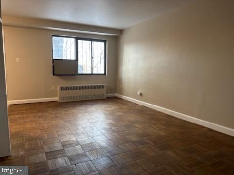 Building Photo - 1575 N Colonial Terrace