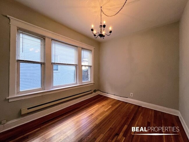 Building Photo - 2 bedroom in CHICAGO IL 60640