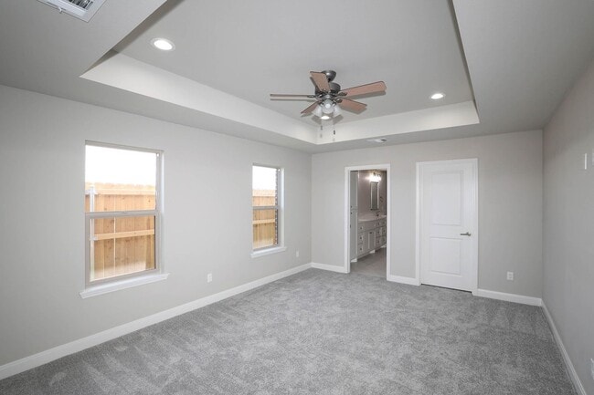 Building Photo - 4707 Carmel Ave