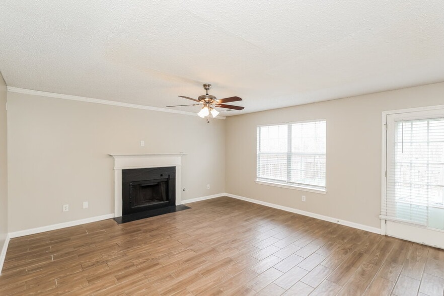 Building Photo - 248 Kings Cove