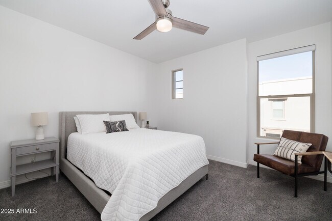 Building Photo - 7349 E Vista Bonita Dr