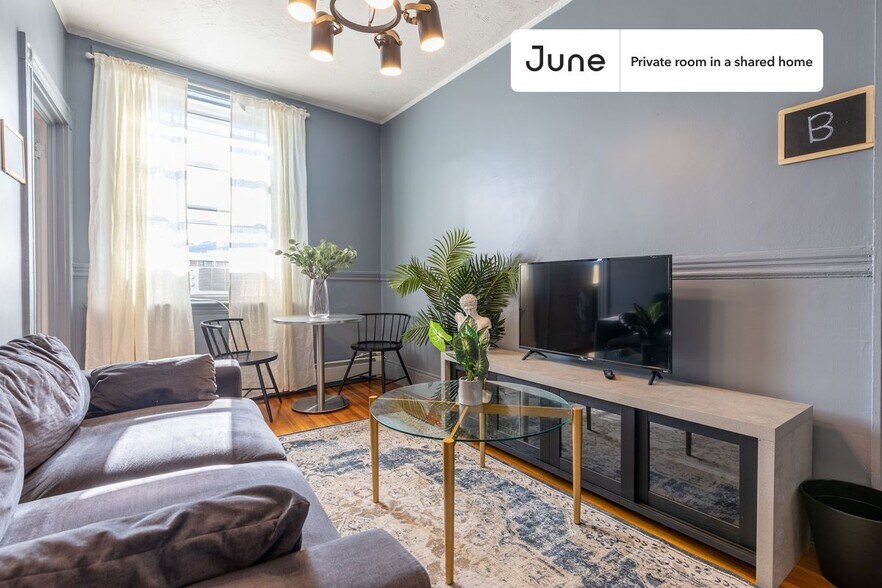 Building Photo - Room in Shared 3 bed/1 bath home in North End