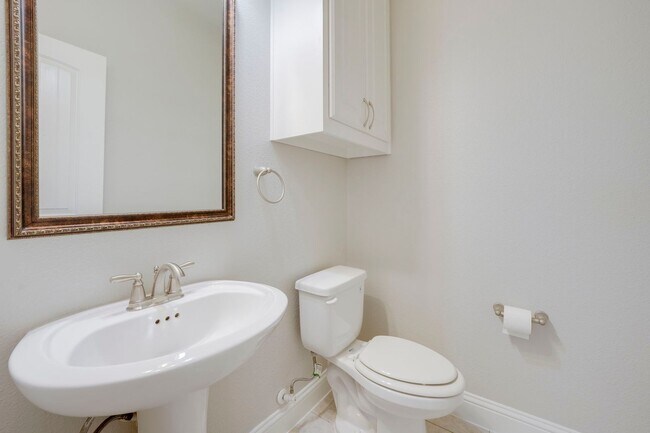 Building Photo - Welcome to this beautiful 4-bedroom, 3.5-b...