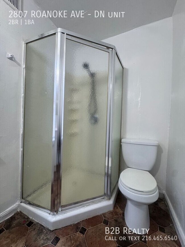 Building Photo - 2807 Roanoke Ave