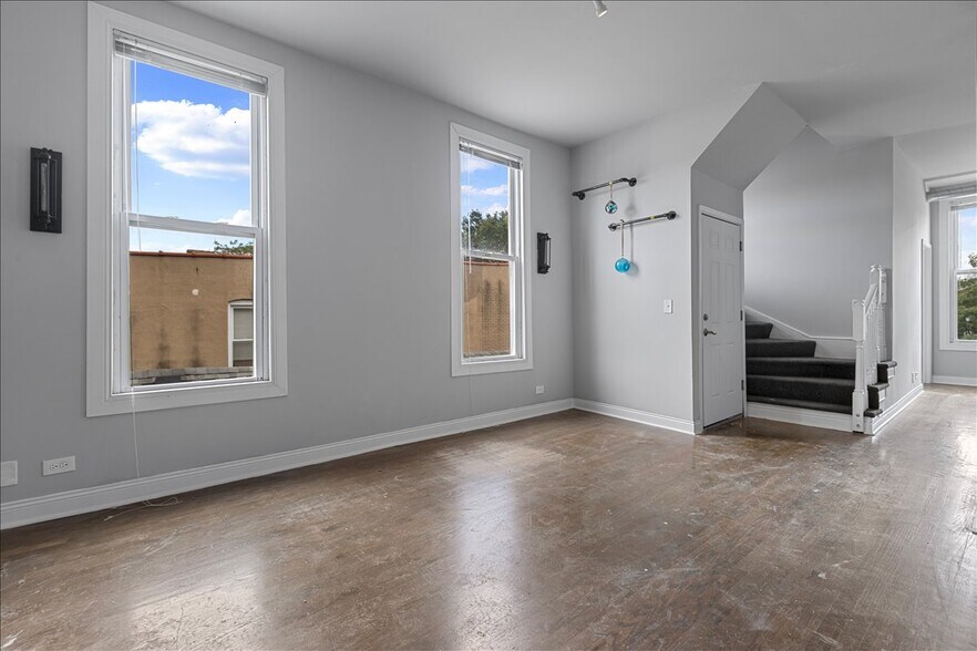 Building Photo - 1754 W 21st Pl