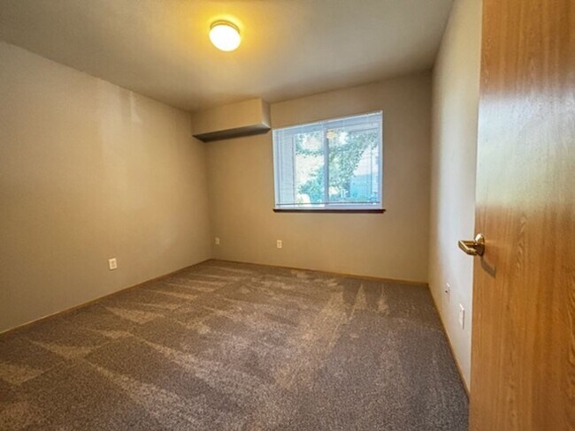 Building Photo - Your Home is Waiting!