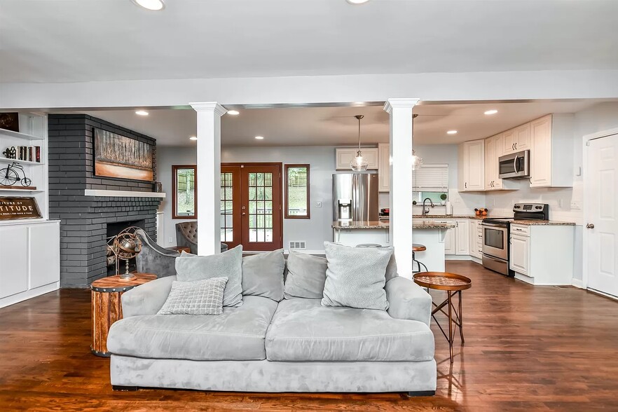 Building Photo - 2480 Cascade Rd SW