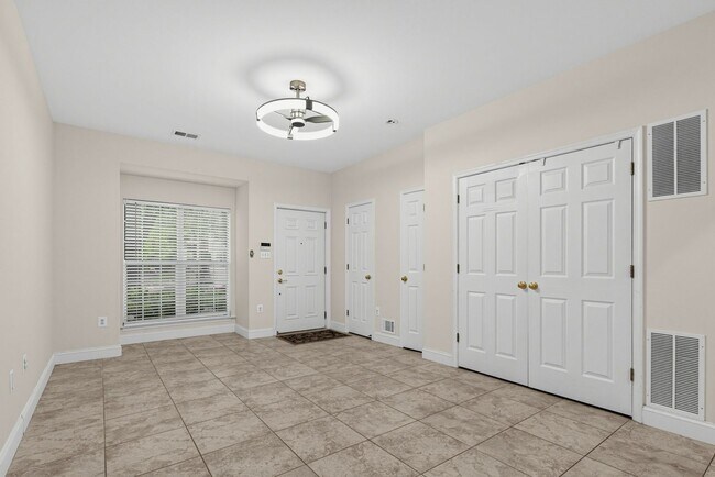 Building Photo - 2420 Dew Meadow Ct