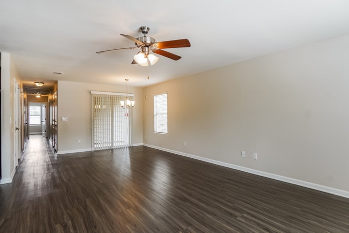 Building Photo - 16405 Waterbury Ln