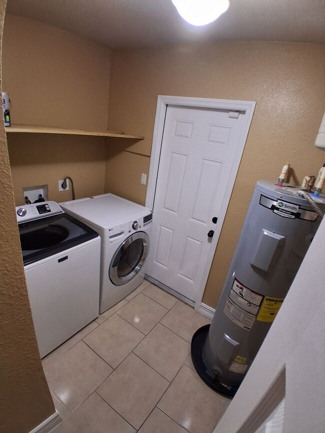 Building Photo - 21995 Catherine Ave