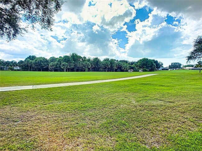 Building Photo - 539 Fallbrook Dr