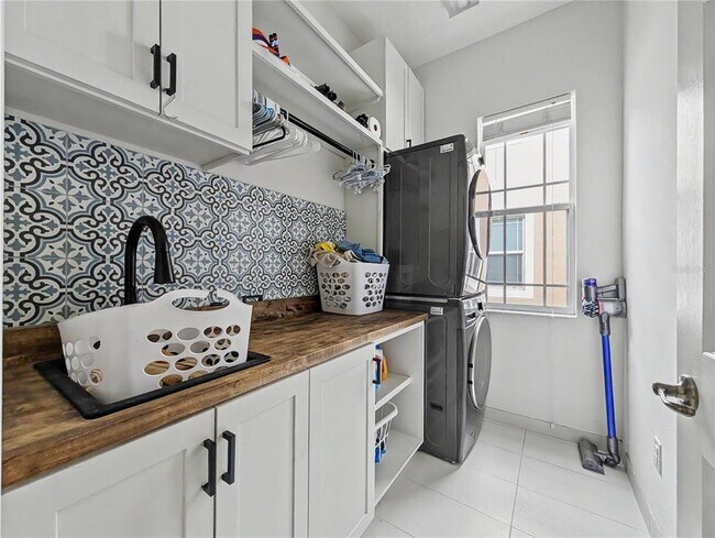 Building Photo - 5309 Napa Dr