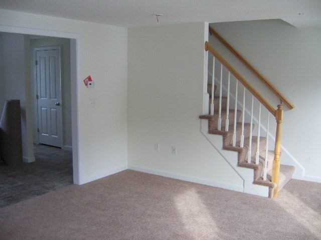 Building Photo - 5 Bufton Farm Rd