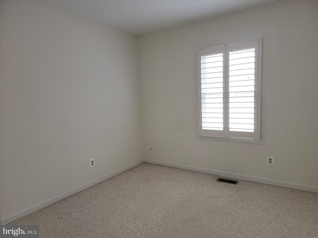 Building Photo - 1926 Thomas Run Cir