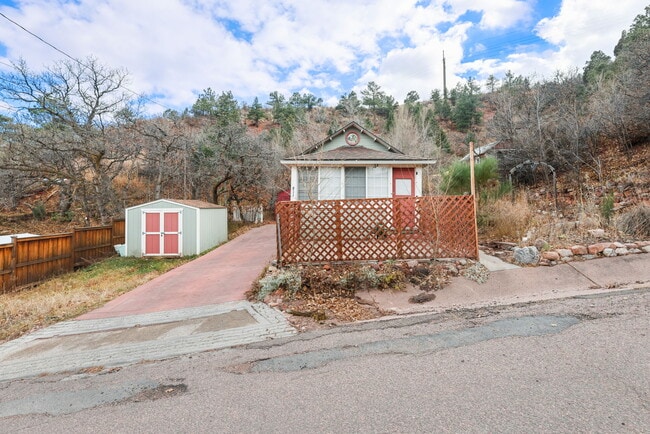 Building Photo - 811 Shoshone Pl