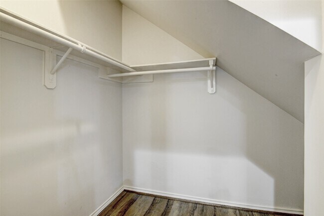 Building Photo - 7042 Plum Creek Terrace Ln
