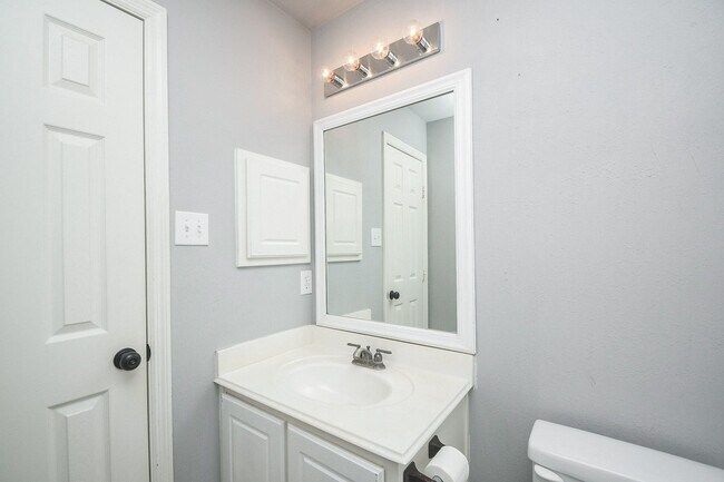 Building Photo - 2707 Millers Falls Ct