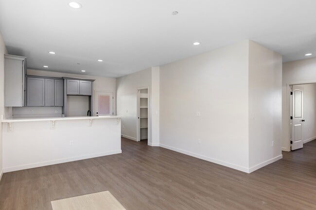 Building Photo - 17491 Granada Dr