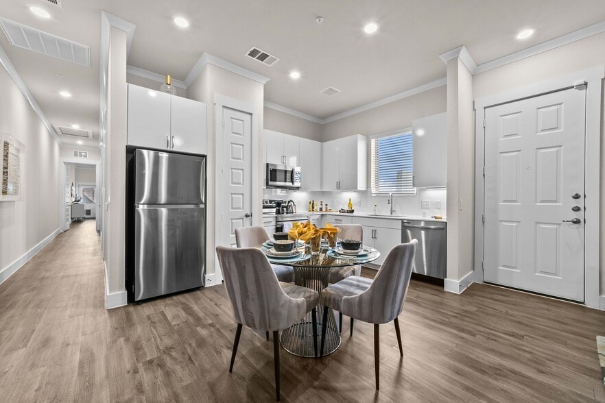 Primary Photo - Luxe of McKinney