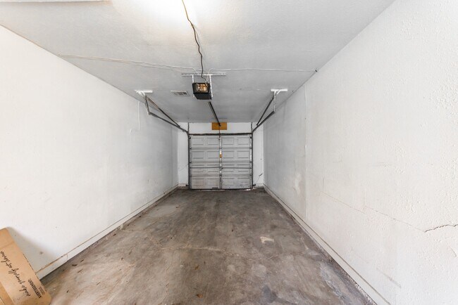 Building Photo - 4710 Glenmont St