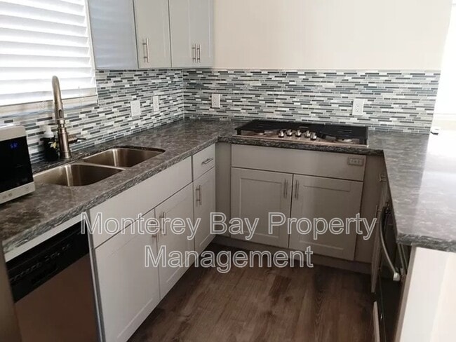 Building Photo - 650 Spencer St