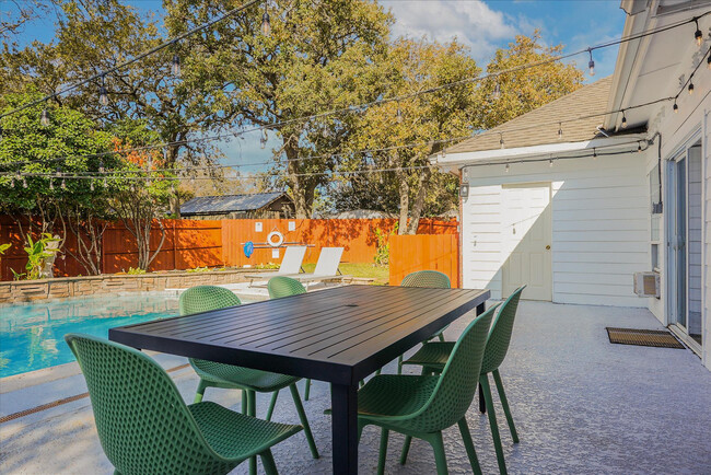 Building Photo - 7701 Ridgeway Ct
