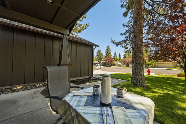 Building Photo - Furnished 3-Bedroom Home in Southwest Bend with Yard Care Included