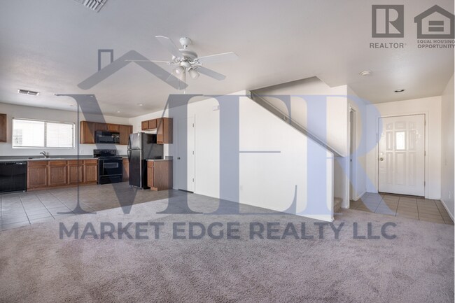 Building Photo - 3Bed/2.5Bath House at Honeycutt Ave/Hogene...
