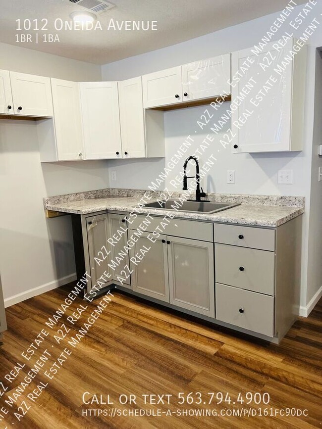 Building Photo - Modern 1 Bedroom in East Davenport- availa...