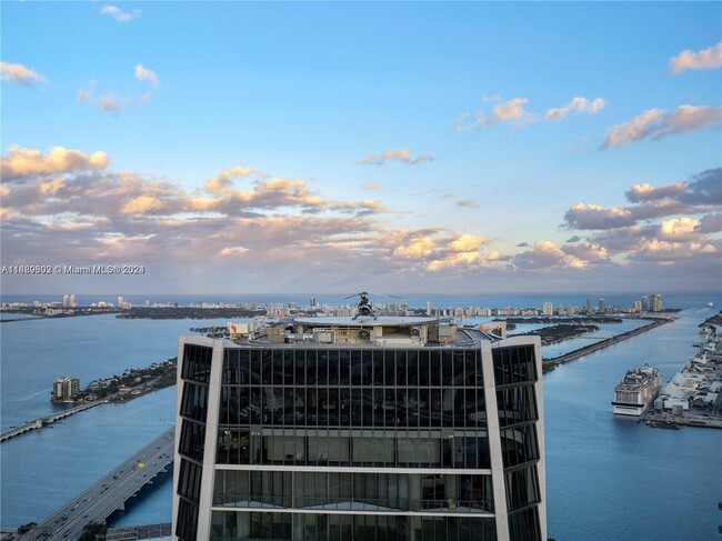 Building Photo - 1000 Biscayne Blvd