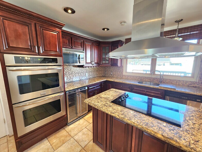 Building Photo - 30 Wilson St