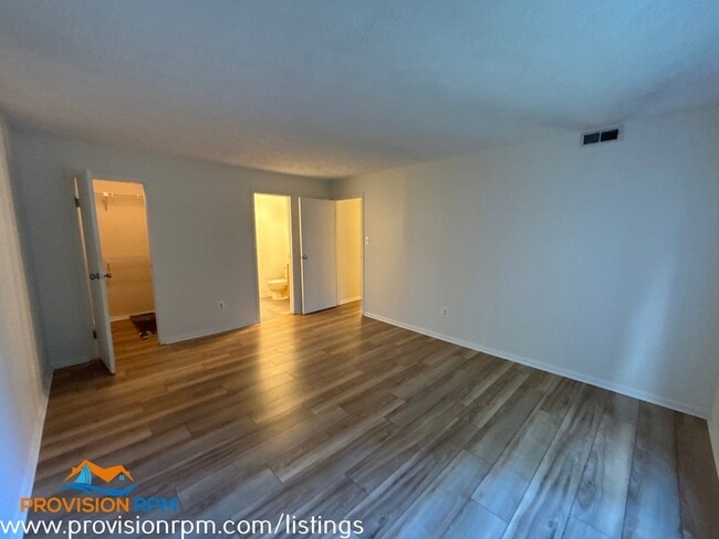 Building Photo - 776 Southern Hills Dr