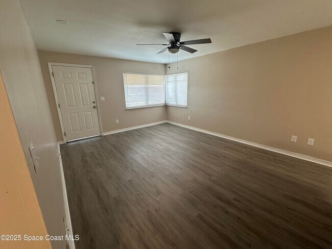 Building Photo - 800 N Fiske Blvd