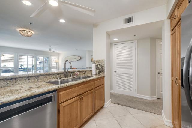 Building Photo - 400 N Pacific St