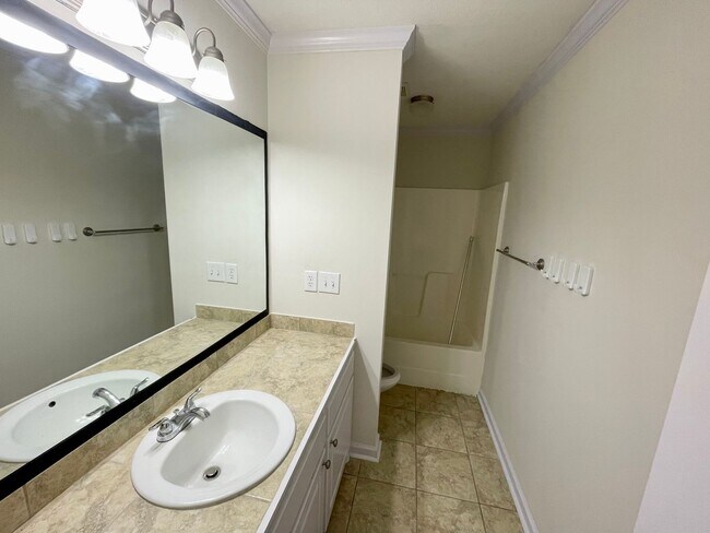 Building Photo - 111 Stapleton Dr