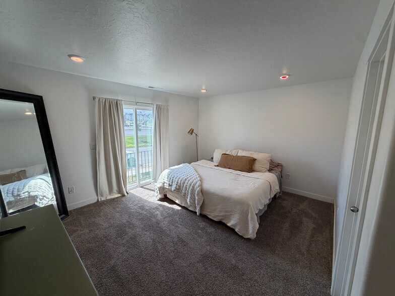 Building Photo - 652 N Canvasback Dr