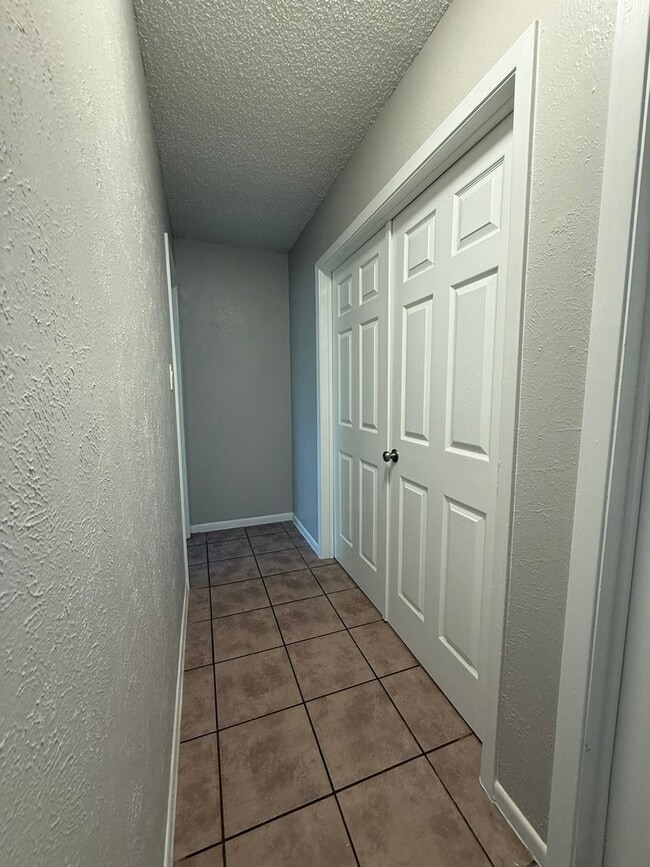 Building Photo - R.Patel Properties2 (12310 Willow Wild Dr)
