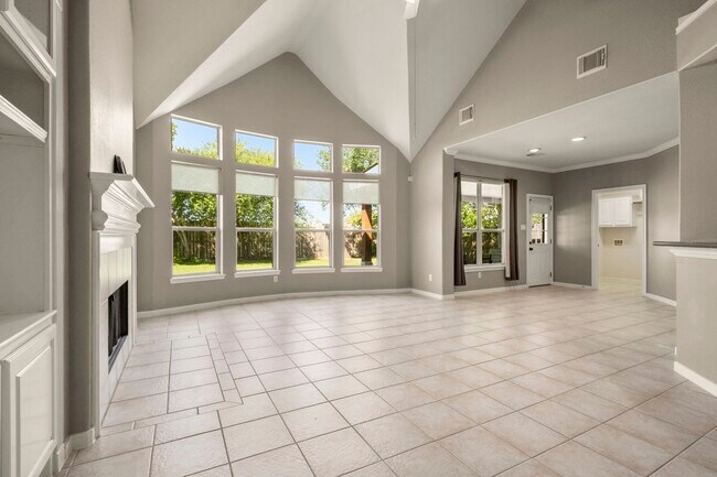 Building Photo - 15807 Arbor Lake Dr