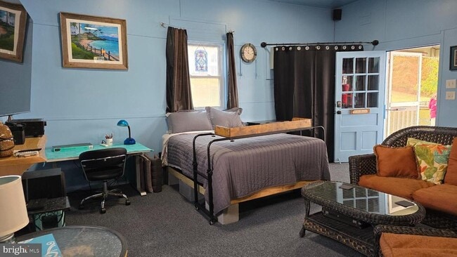 Building Photo - 36 Shore Dr