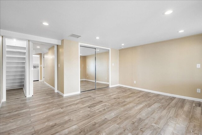 Building Photo - 3313 Fernside Blvd