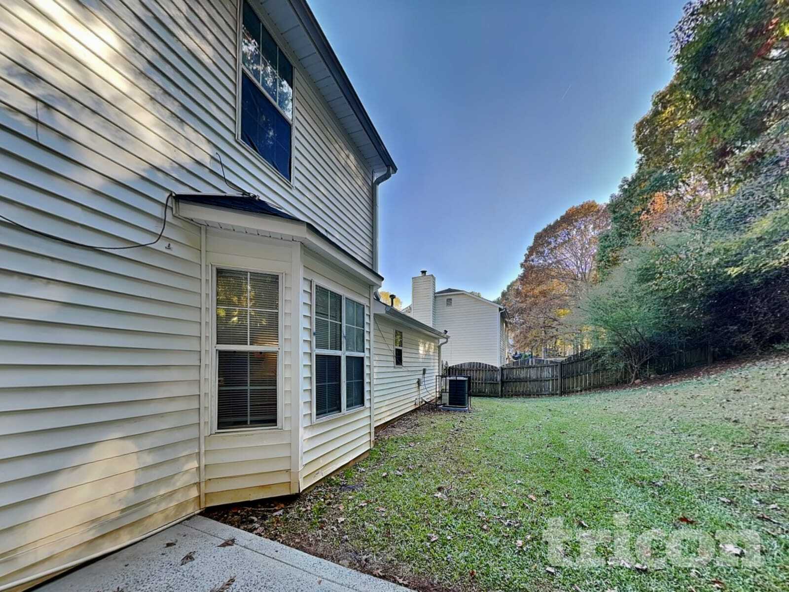 Building Photo - 5625 Longbow Dr