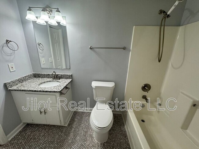 Building Photo - 459 Oak Hill Cir