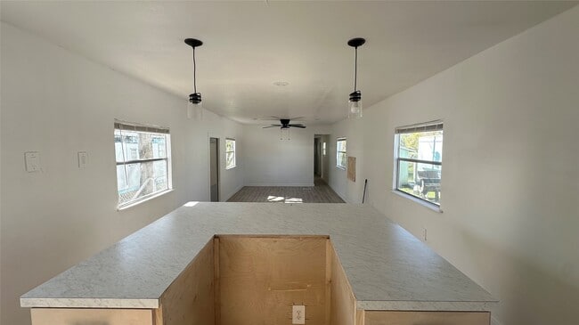 Building Photo - 510 N Shirley St