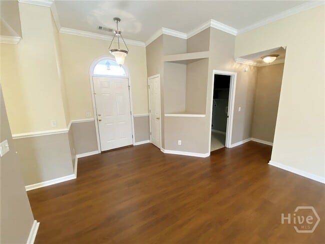 Building Photo - 197 Lewis Dr