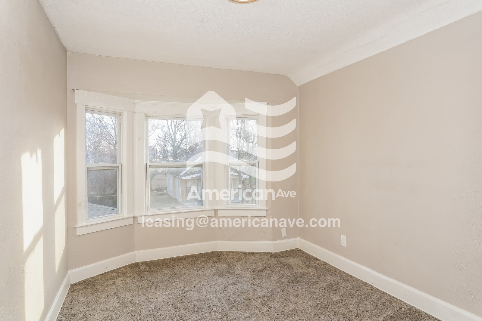 Building Photo - 1542 E 173rd St