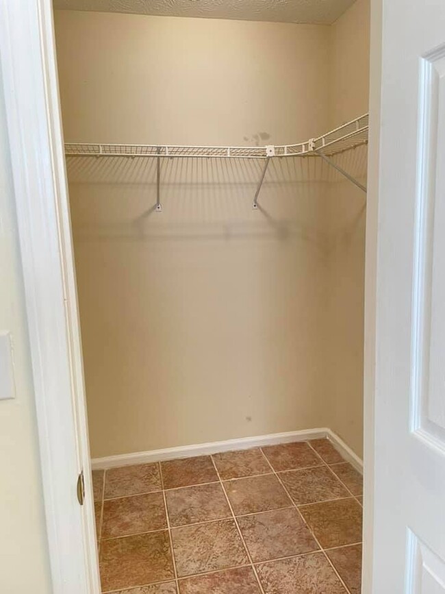 master closet - 114 Creekside Dr